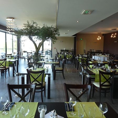 Logis Le Cadusia Hotel Chaource Exterior photo