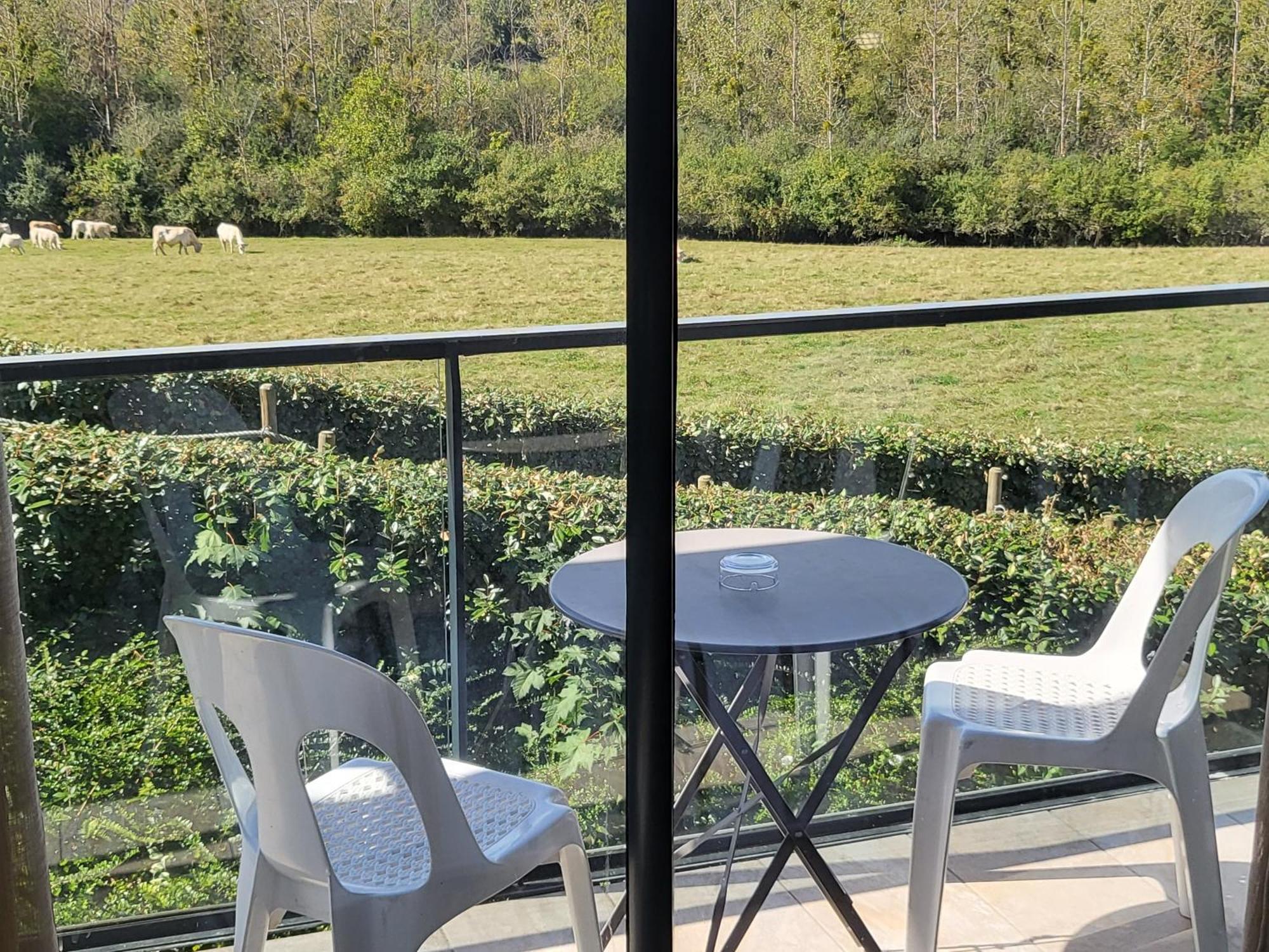 Logis Le Cadusia Hotel Chaource Exterior photo