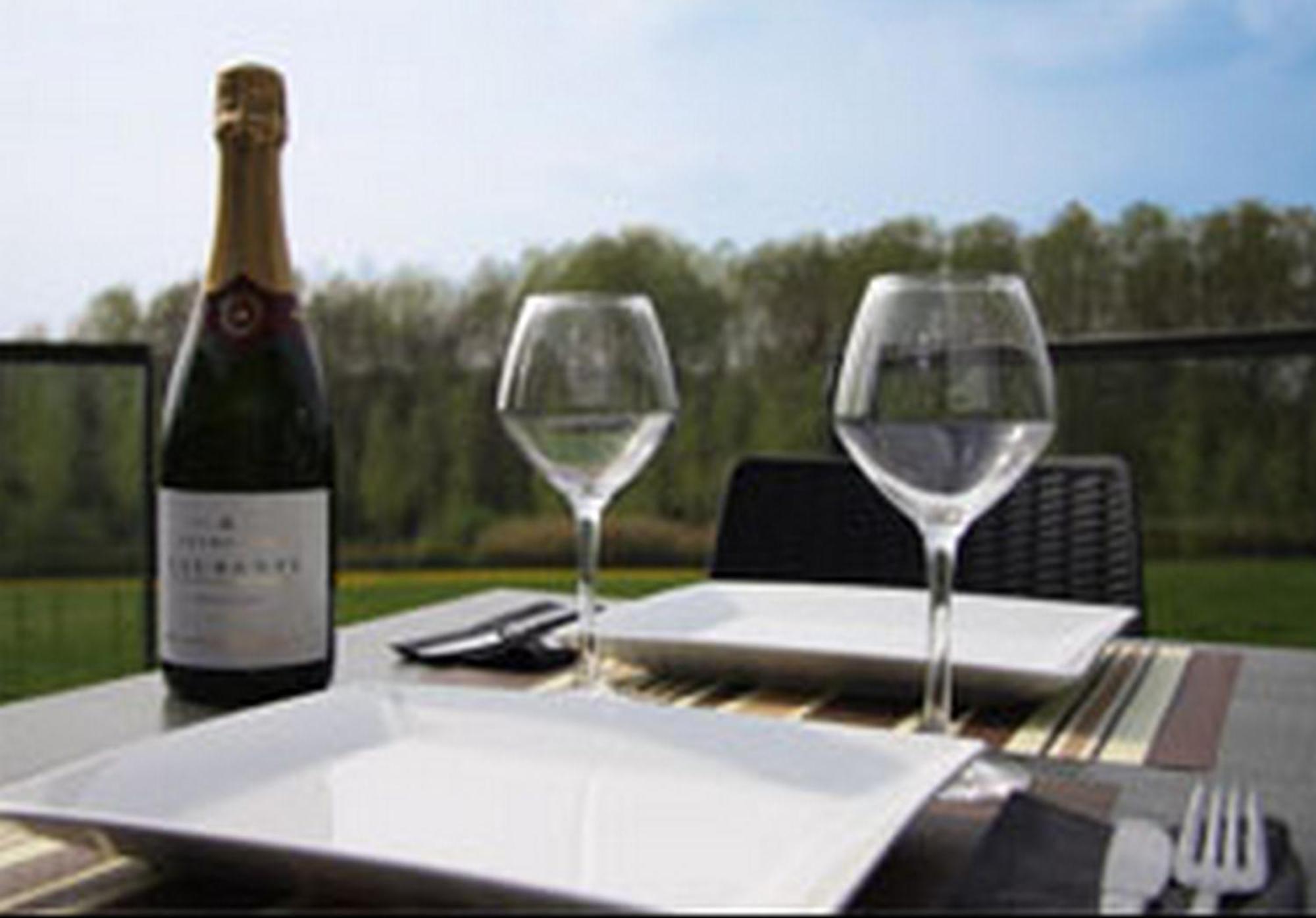 Logis Le Cadusia Hotel Chaource Exterior photo
