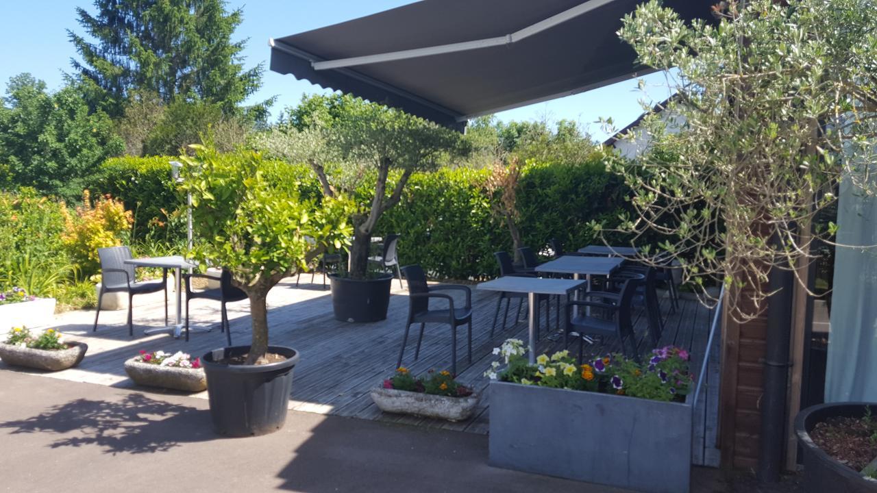 Logis Le Cadusia Hotel Chaource Exterior photo