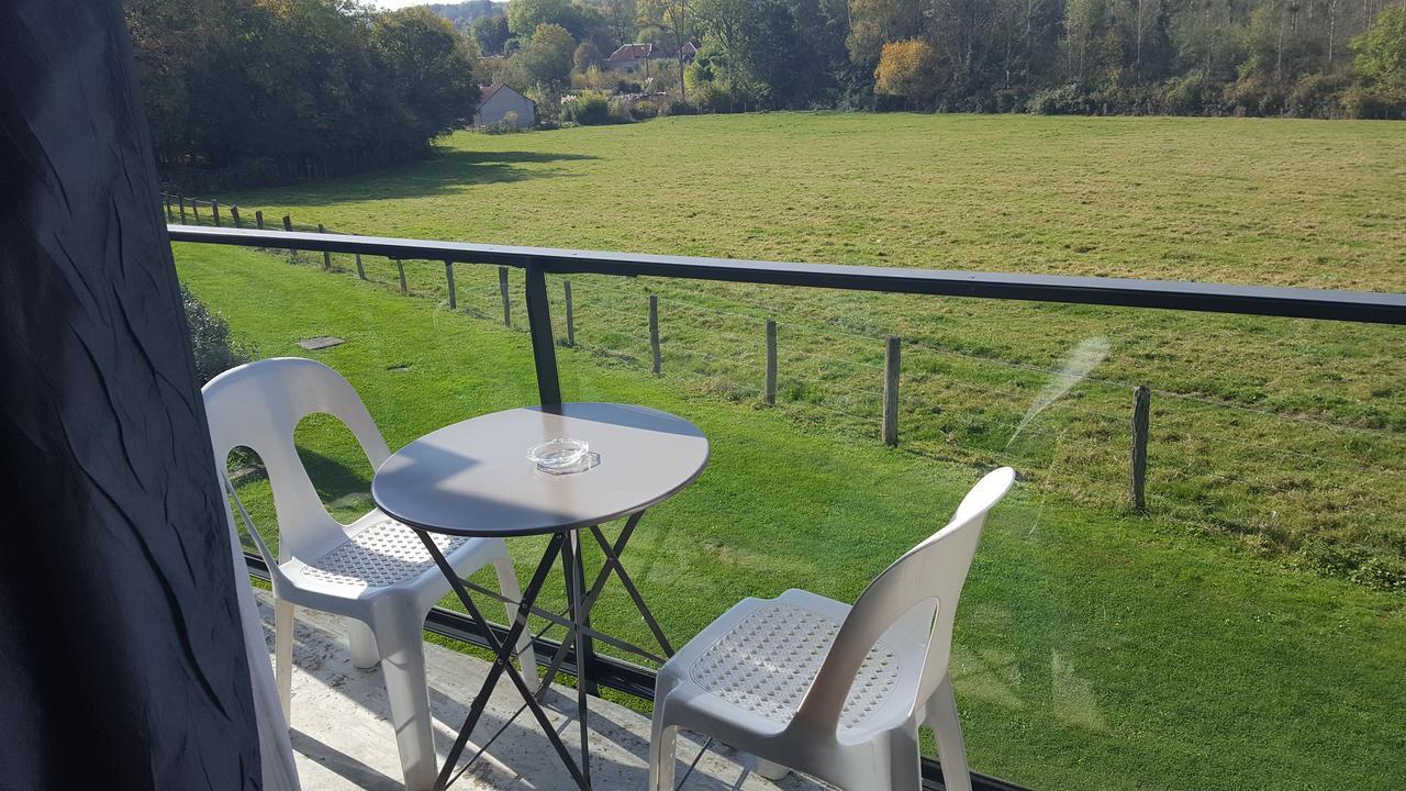 Logis Le Cadusia Hotel Chaource Exterior photo